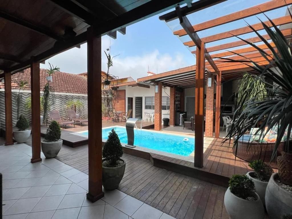 Casa Agradavel Com Piscina, A Poucos Passos Da Praia Peruíbe 外观 照片