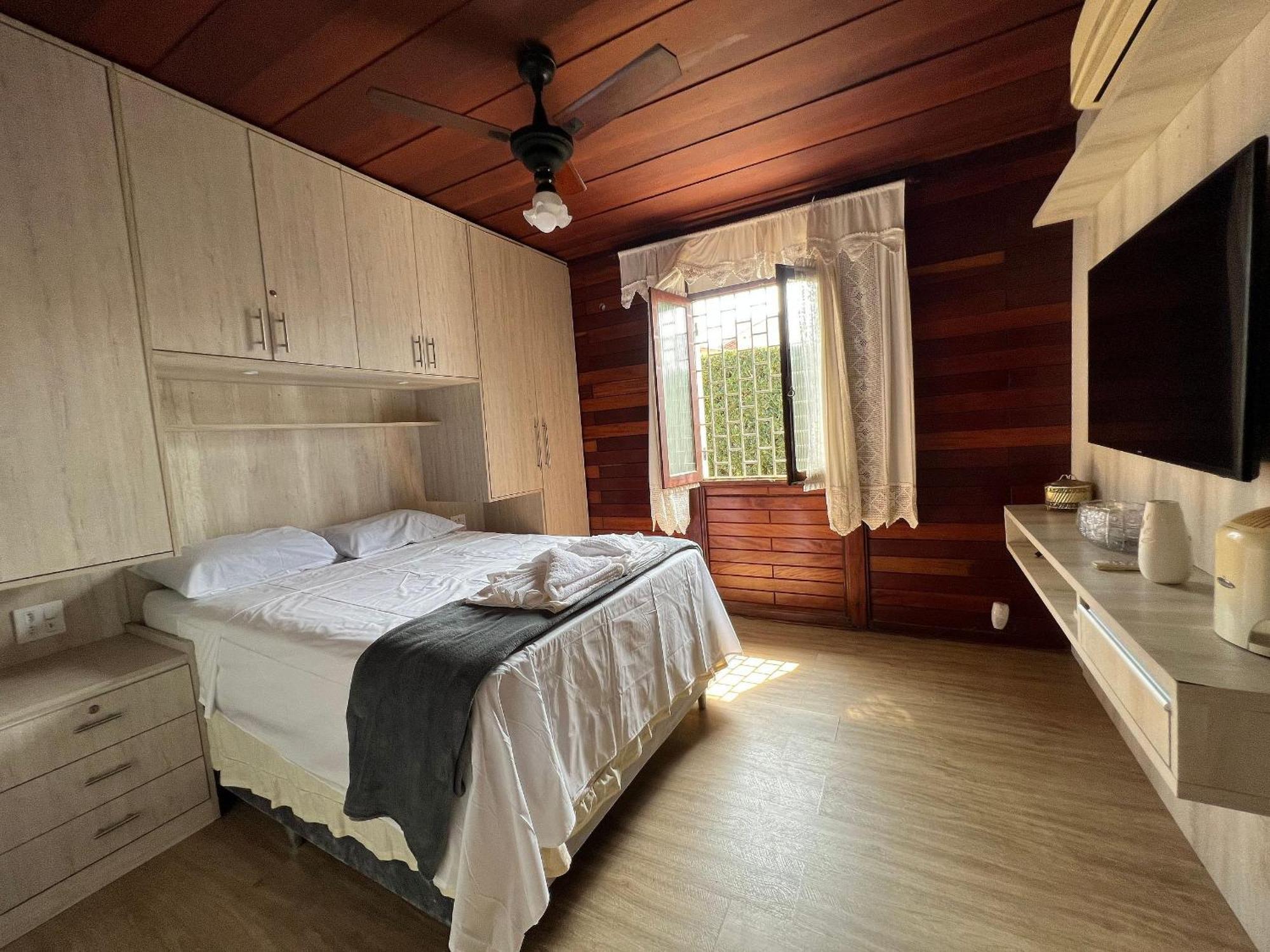Casa Agradavel Com Piscina, A Poucos Passos Da Praia Peruíbe 外观 照片