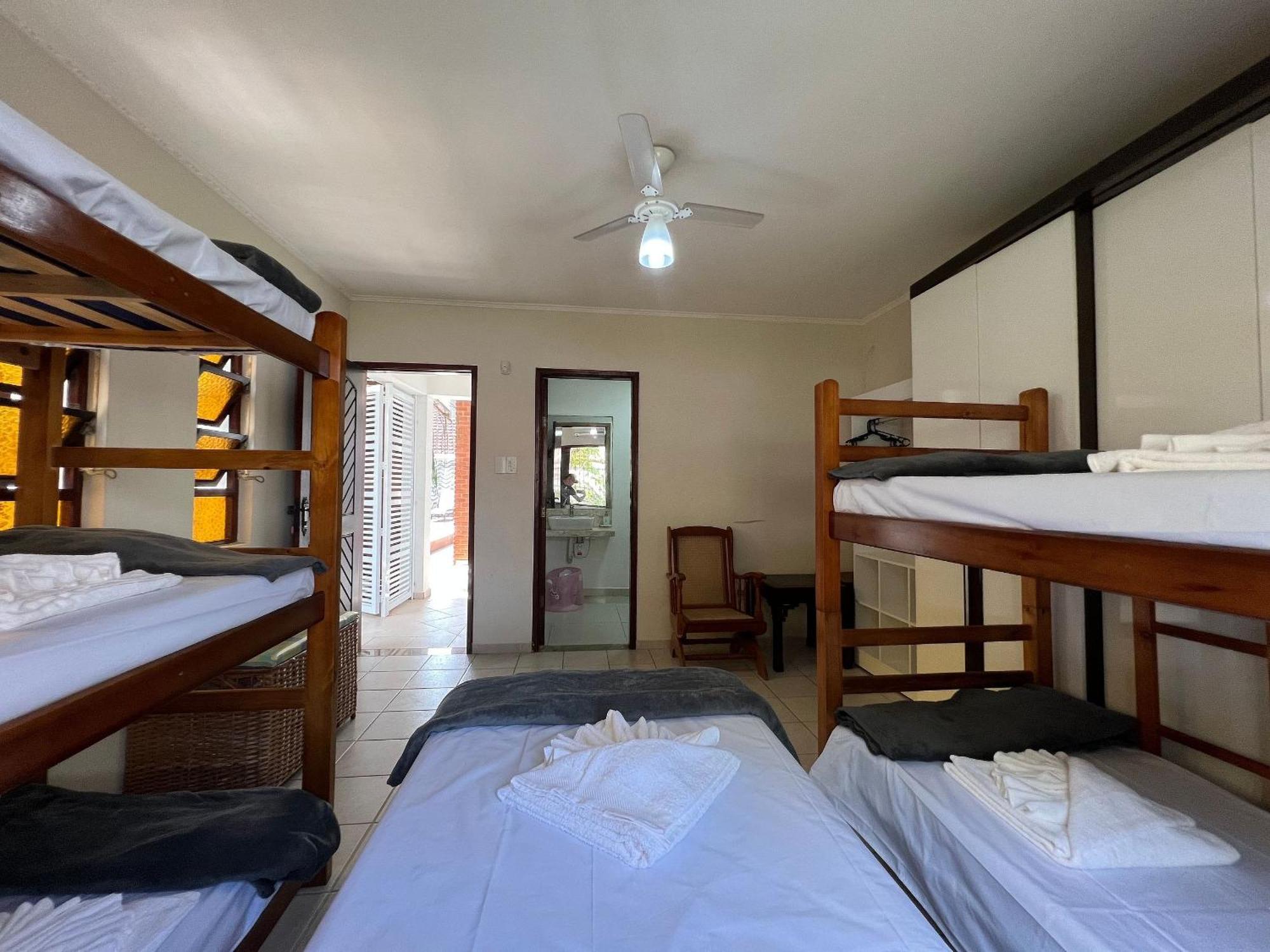 Casa Agradavel Com Piscina, A Poucos Passos Da Praia Peruíbe 外观 照片
