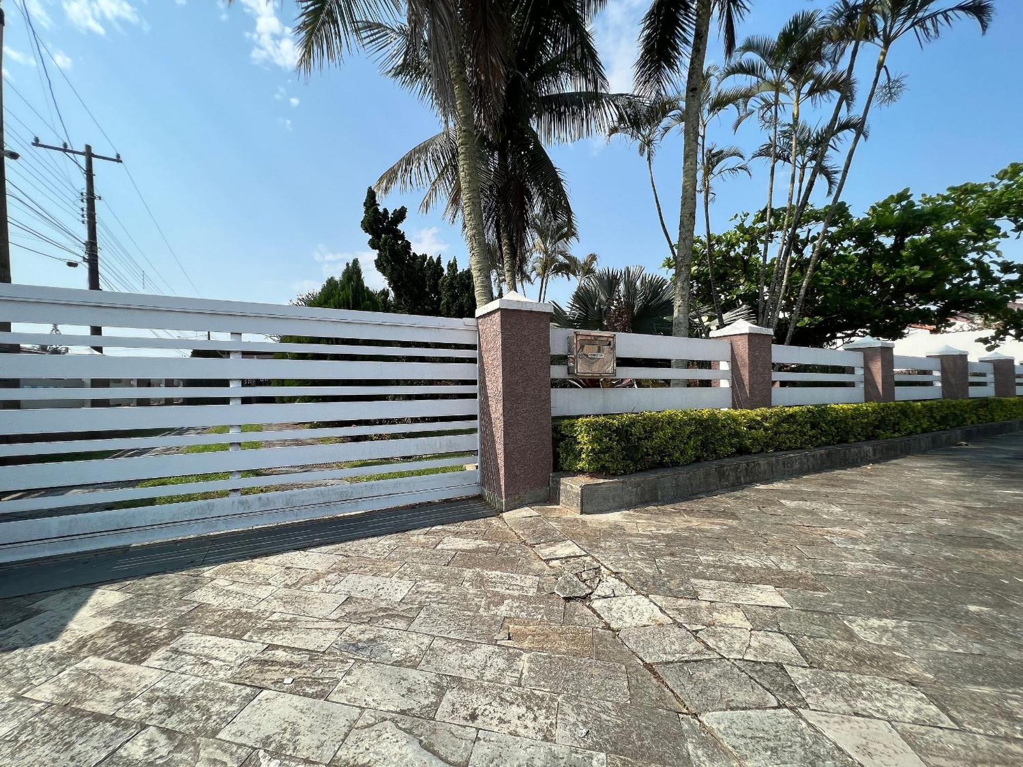 Casa Agradavel Com Piscina, A Poucos Passos Da Praia Peruíbe 外观 照片