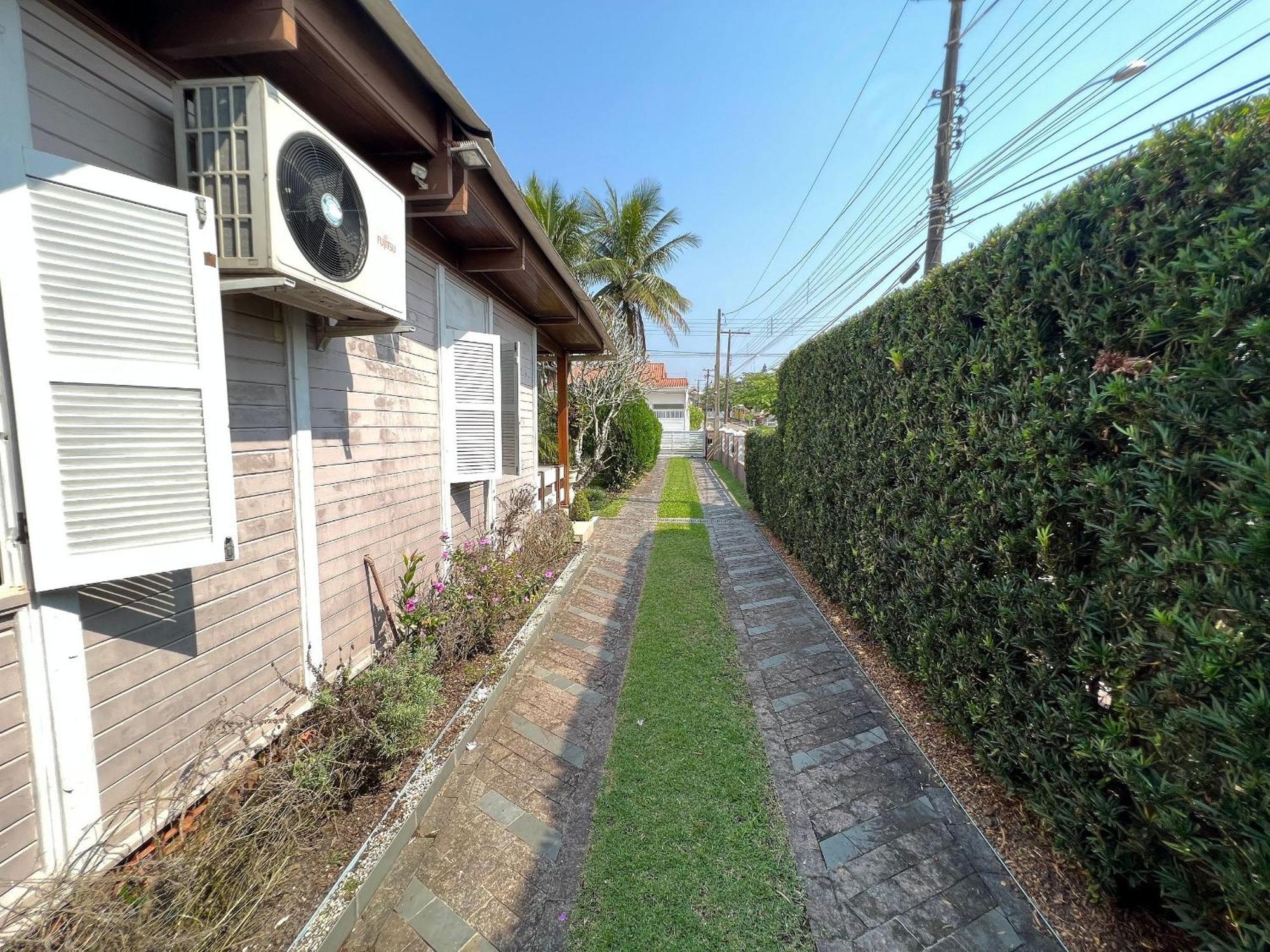 Casa Agradavel Com Piscina, A Poucos Passos Da Praia Peruíbe 外观 照片
